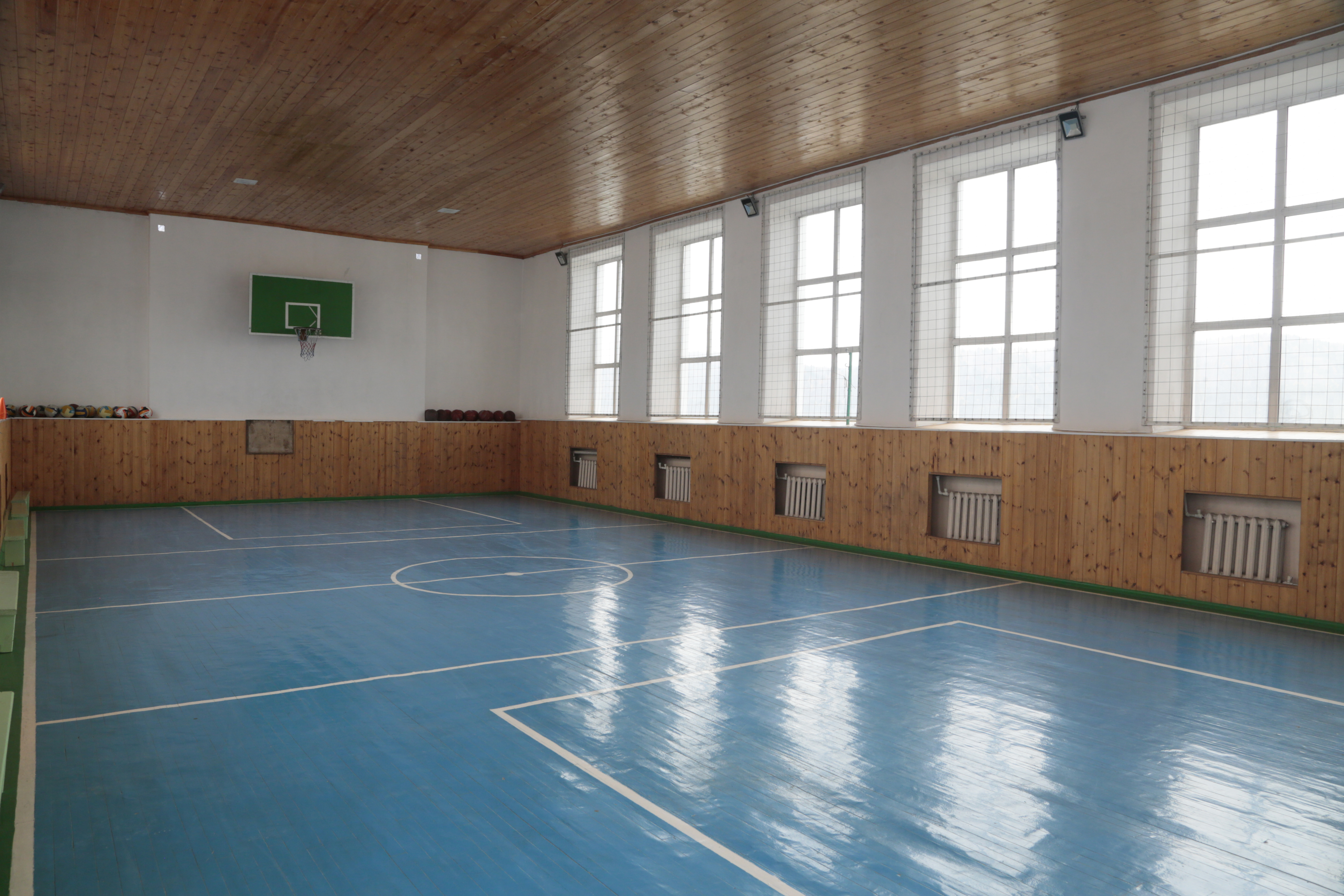 Спорт зал средней школы